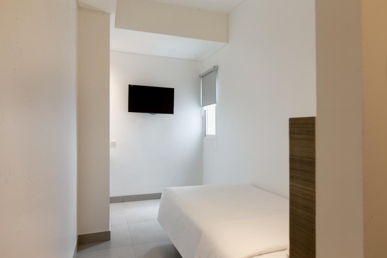 Amaris Hotel Slipi Jakarta Exterior photo
