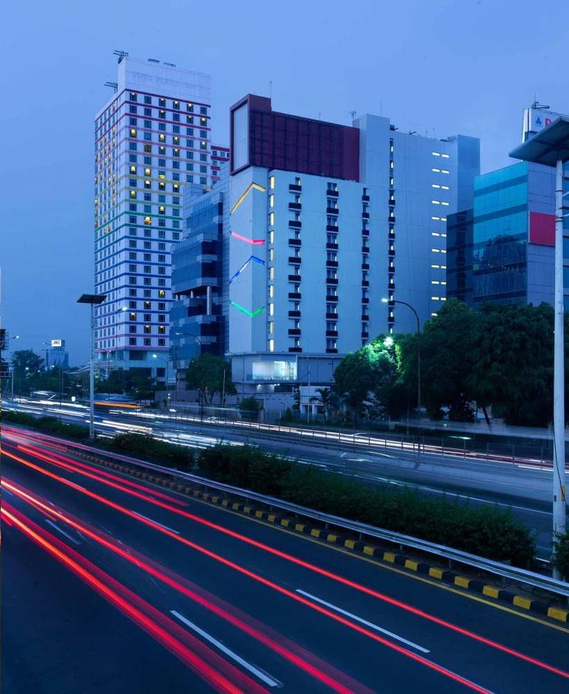 Amaris Hotel Slipi Jakarta Exterior photo